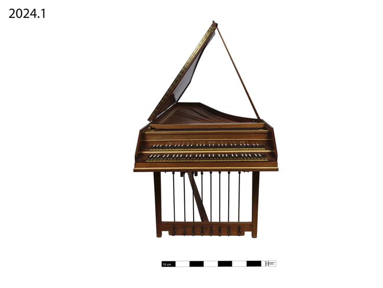 Image of 314.122-6-8 True board zithers with resonator box (box zithers) sounded by plectrum, with keyboard